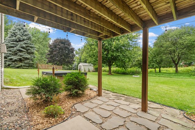 2213 Emerald Lane, Saint Paul, MN 55119