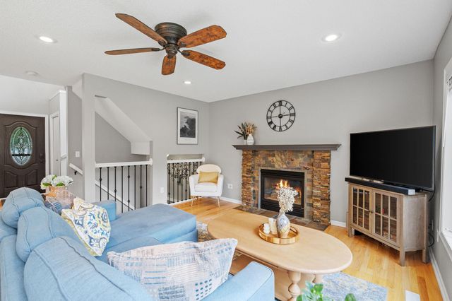 2213 Emerald Lane, Saint Paul, MN 55119