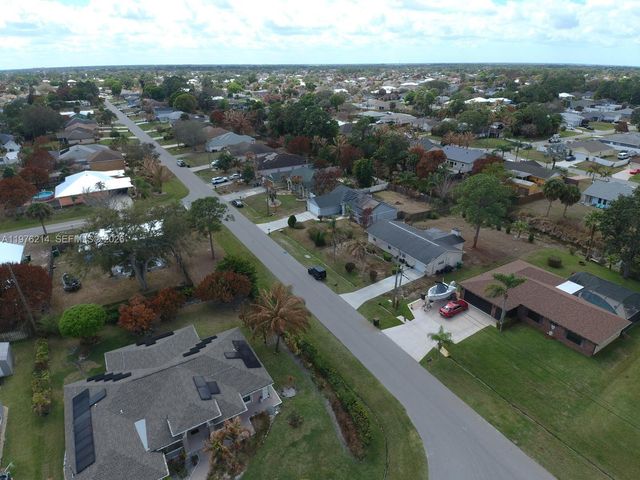 1084 Di Lido Ln, Port St. Lucie, FL 34953