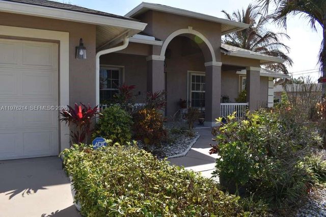 1084 Di Lido Ln, Port St. Lucie, FL 34953