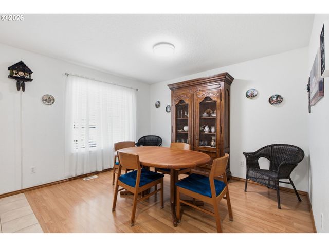 19198 CAPTAINS Ct, Oregon City, OR 97045