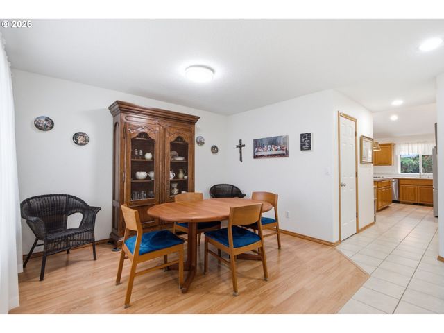 19198 CAPTAINS Ct, Oregon City, OR 97045
