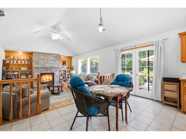 19198 CAPTAINS Ct, Oregon City, OR 97045