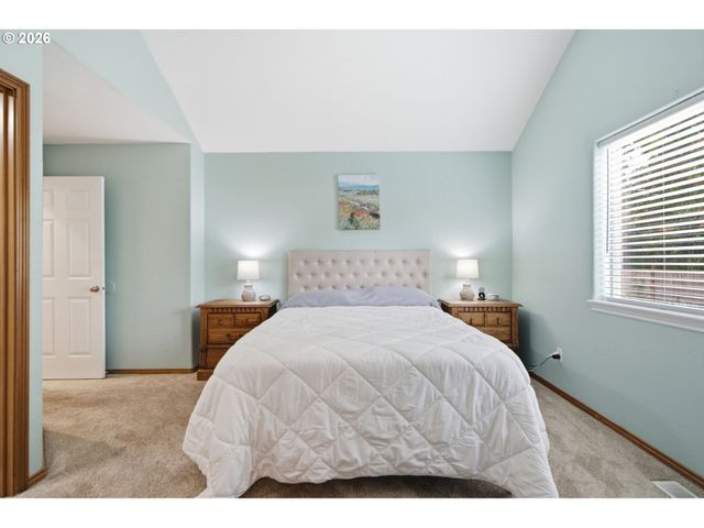 19198 CAPTAINS Ct, Oregon City, OR 97045