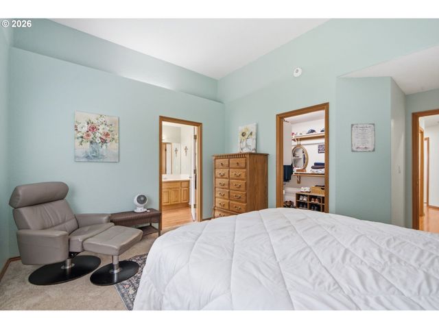 19198 CAPTAINS Ct, Oregon City, OR 97045