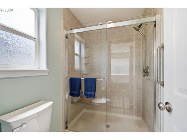 19198 CAPTAINS Ct, Oregon City, OR 97045
