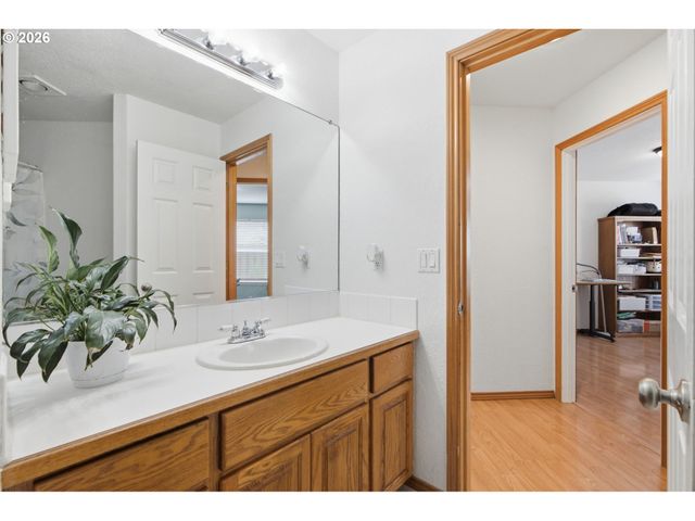 19198 CAPTAINS Ct, Oregon City, OR 97045