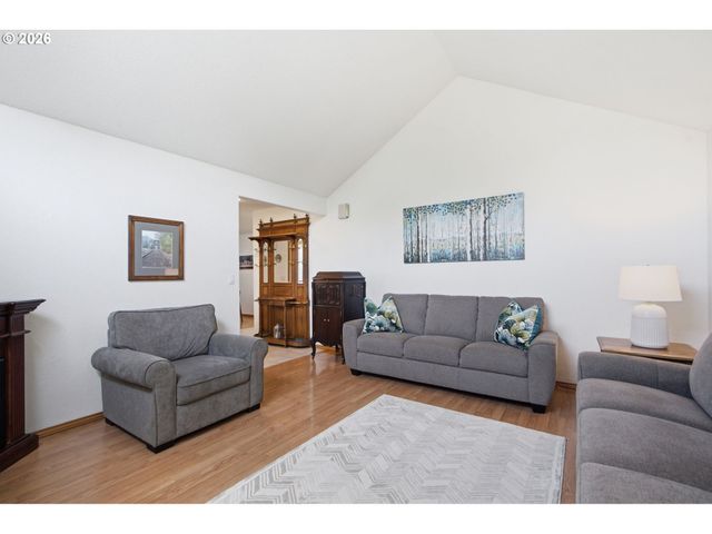 19198 CAPTAINS Ct, Oregon City, OR 97045