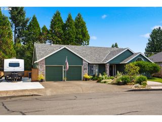 19198 CAPTAINS Ct, Oregon City, OR 97045