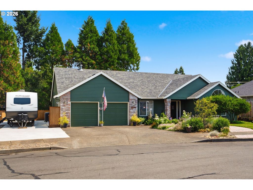 19198 CAPTAINS Ct, Oregon City, OR 97045