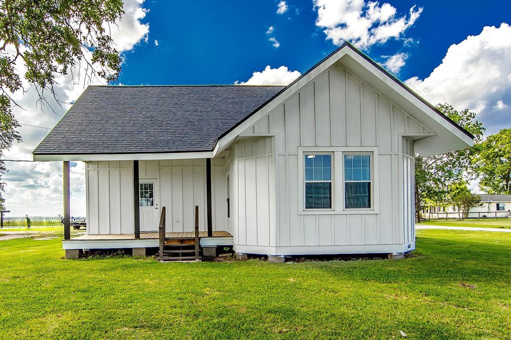 634 Brule Guillot Road, Thibodaux, LA 70301