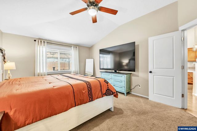 41 Sandalwood Lp, Creswell, OR 97426