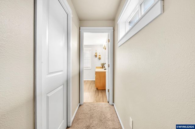 41 Sandalwood Lp, Creswell, OR 97426