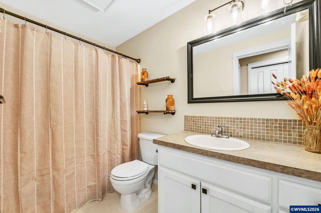 41 Sandalwood Lp, Creswell, OR 97426