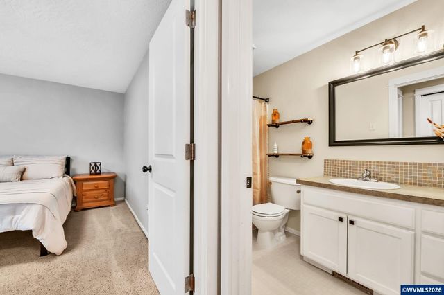 41 Sandalwood Lp, Creswell, OR 97426