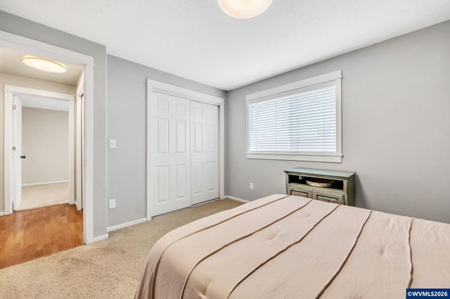 41 Sandalwood Lp, Creswell, OR 97426