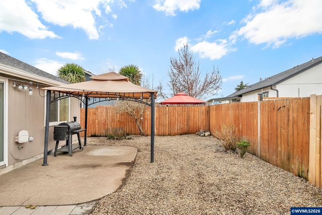 41 Sandalwood Lp, Creswell, OR 97426