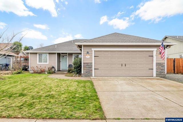 41 Sandalwood Lp, Creswell, OR 97426