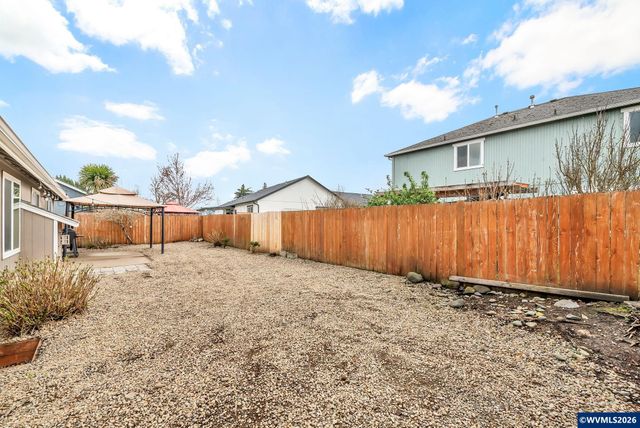 41 Sandalwood Lp, Creswell, OR 97426