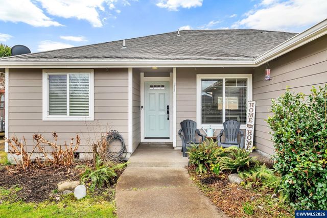 41 Sandalwood Lp, Creswell, OR 97426