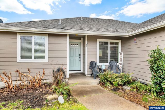 41 Sandalwood Lp, Creswell, OR 97426