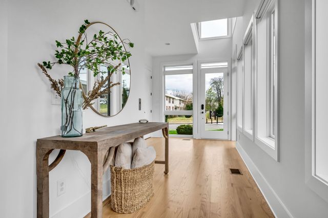 1408 Sigler St, Nashville, TN 37203