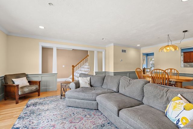 35 School St D, Hudson, MA 01749
