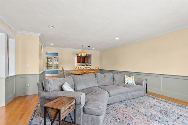 35 School St D, Hudson, MA 01749