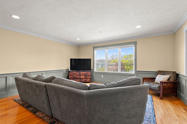 35 School St D, Hudson, MA 01749