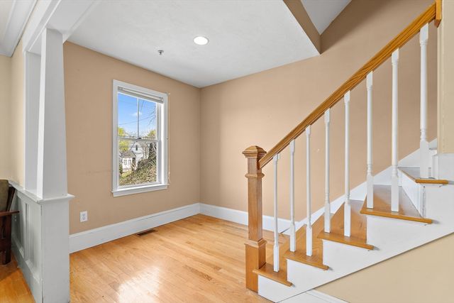 35 School St D, Hudson, MA 01749