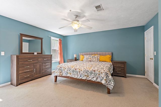 35 School St D, Hudson, MA 01749