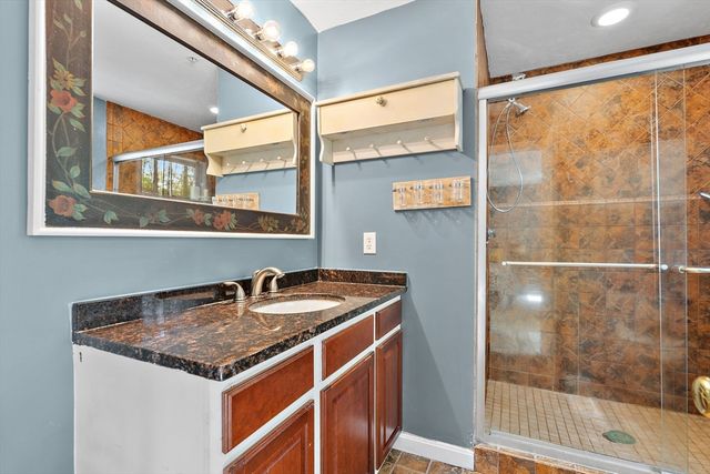 35 School St D, Hudson, MA 01749