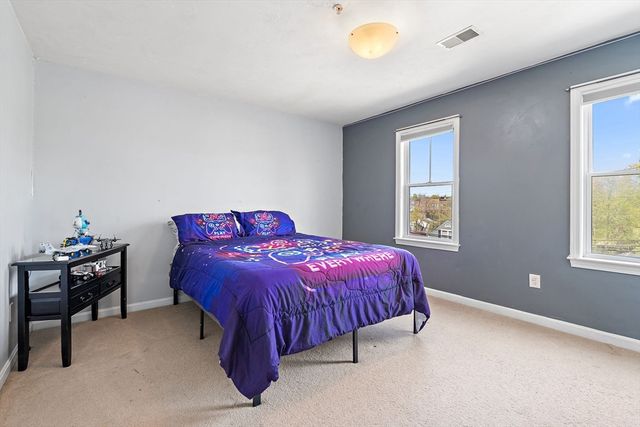 35 School St D, Hudson, MA 01749