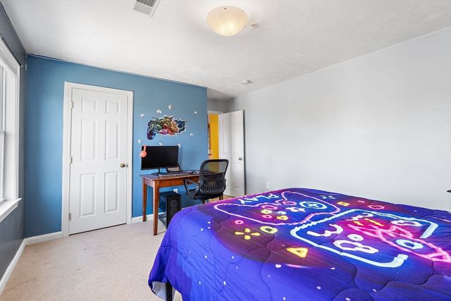 35 School St D, Hudson, MA 01749