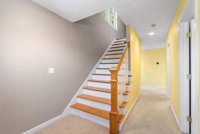 35 School St D, Hudson, MA 01749