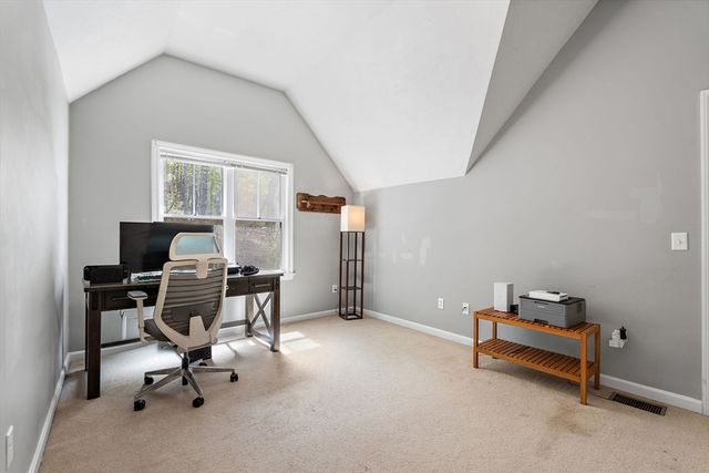 35 School St D, Hudson, MA 01749
