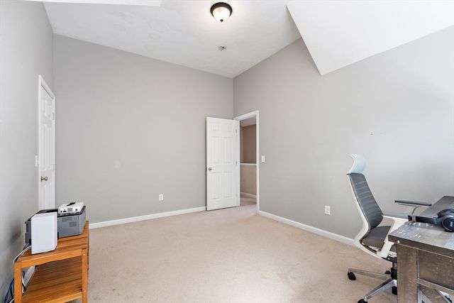 35 School St D, Hudson, MA 01749
