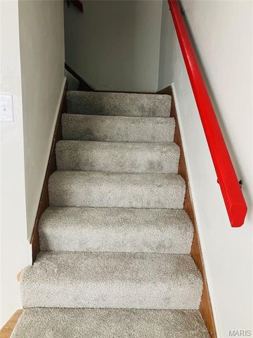 7546 Hazelcrest Drive, Hazelwood, MO 63042