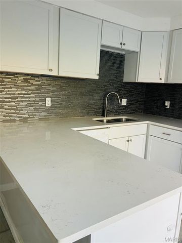 7546 Hazelcrest Drive, Hazelwood, MO 63042