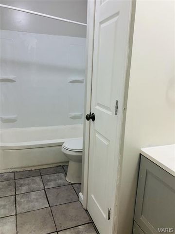 7546 Hazelcrest Drive, Hazelwood, MO 63042