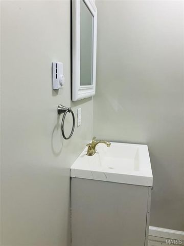 7546 Hazelcrest Drive, Hazelwood, MO 63042