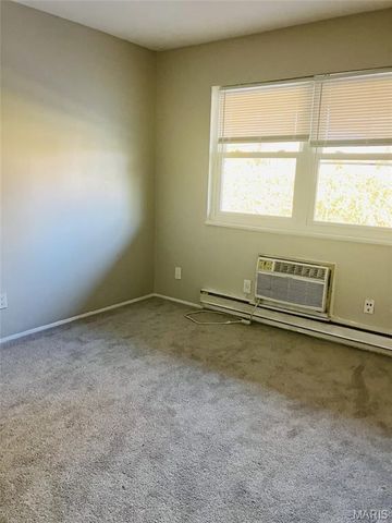 7546 Hazelcrest Drive, Hazelwood, MO 63042