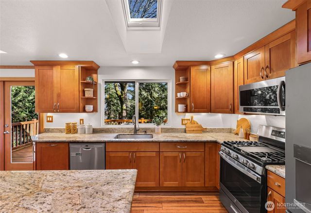 14724 107th Avenue NE, Bothell, WA 98011