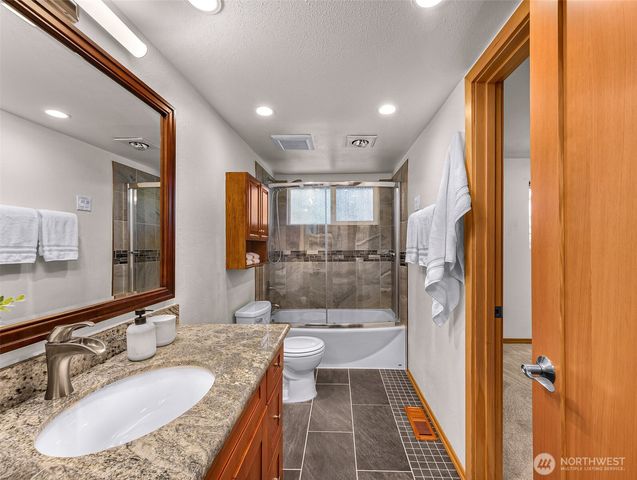 14724 107th Avenue NE, Bothell, WA 98011