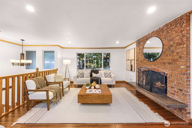 14724 107th Avenue NE, Bothell, WA 98011