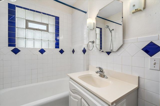 229 Parchmount Avenue, Kalamazoo, MI 49004