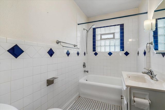 229 Parchmount Avenue, Kalamazoo, MI 49004