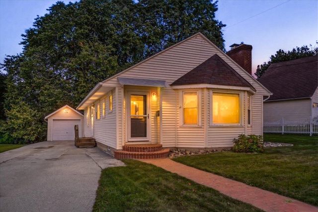 229 Parchmount Avenue, Kalamazoo, MI 49004