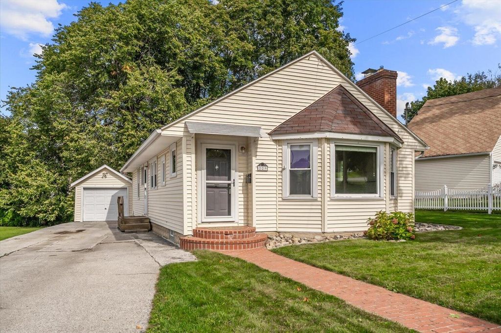 229 Parchmount Avenue, Kalamazoo, MI 49004