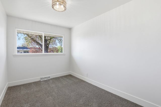 5828 N Birch Pl, Spokane, WA 99205